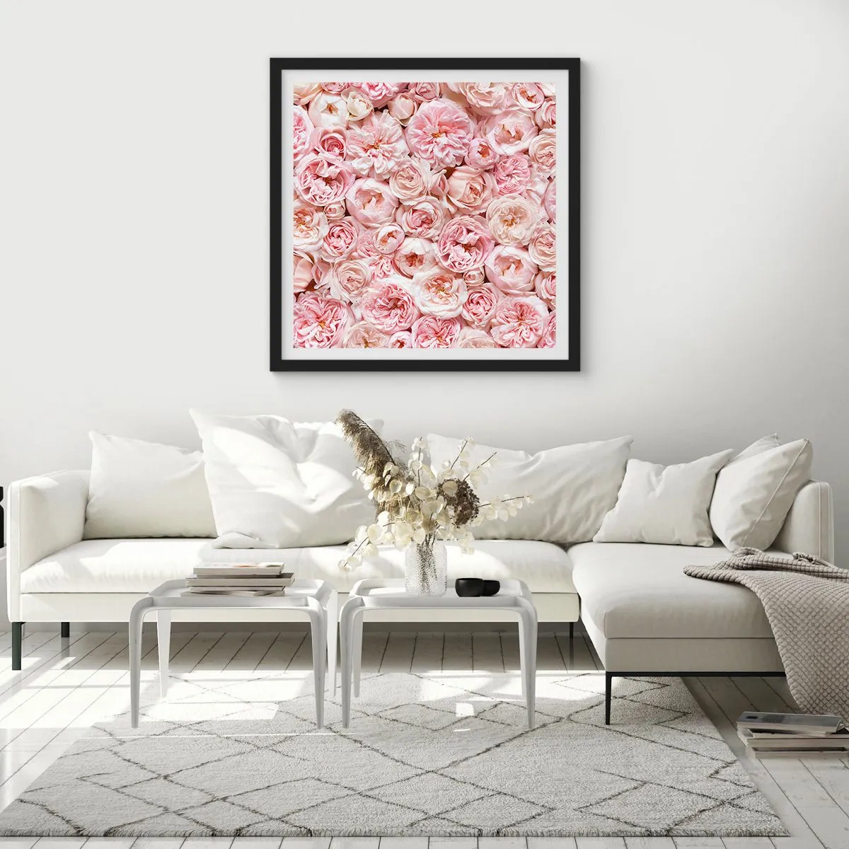 Plakat i sort ramme - Overstrøet med roser - 50x50 cm