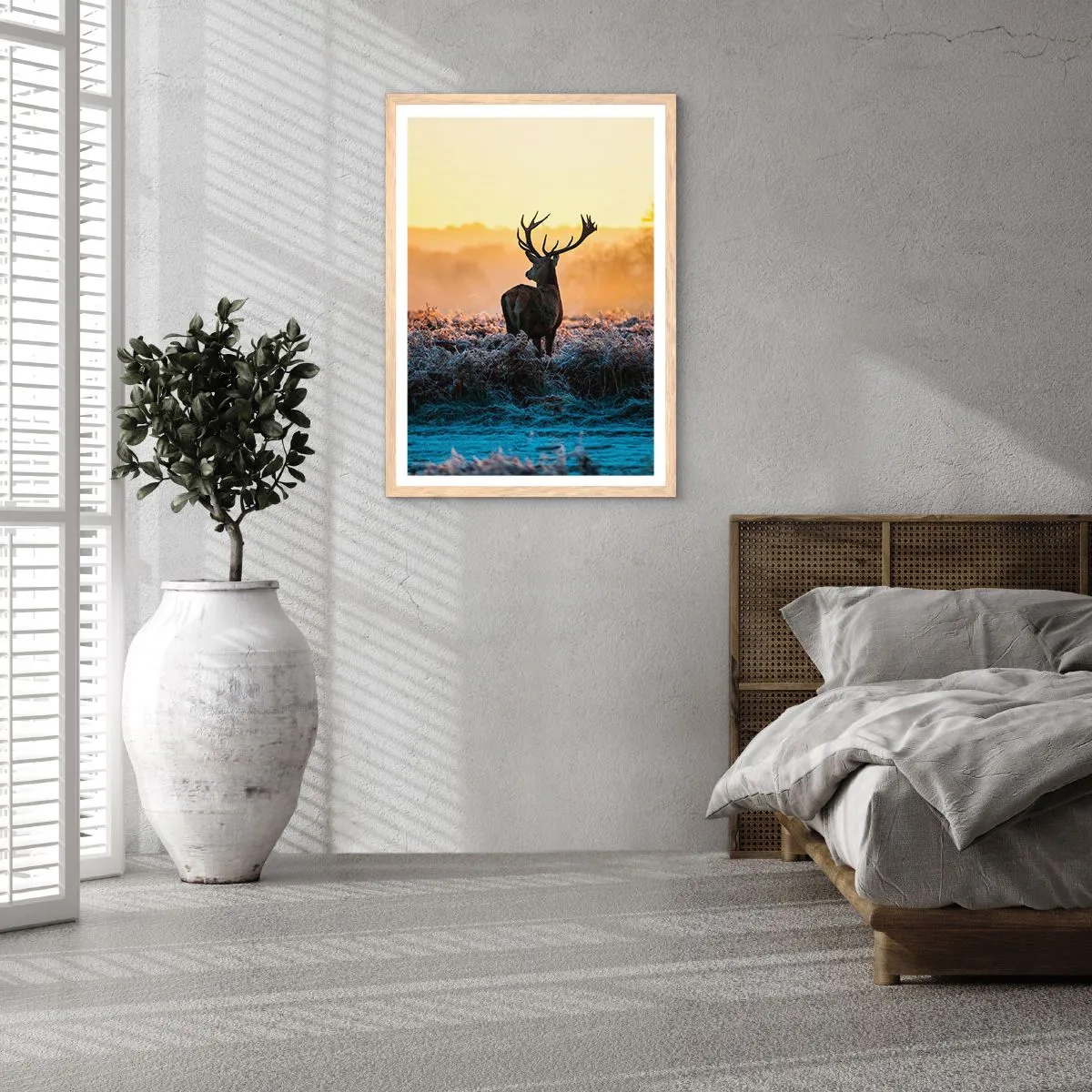 Plakat i ramme af lyst egetræ - Kronet på sine godser - 70x100 cm