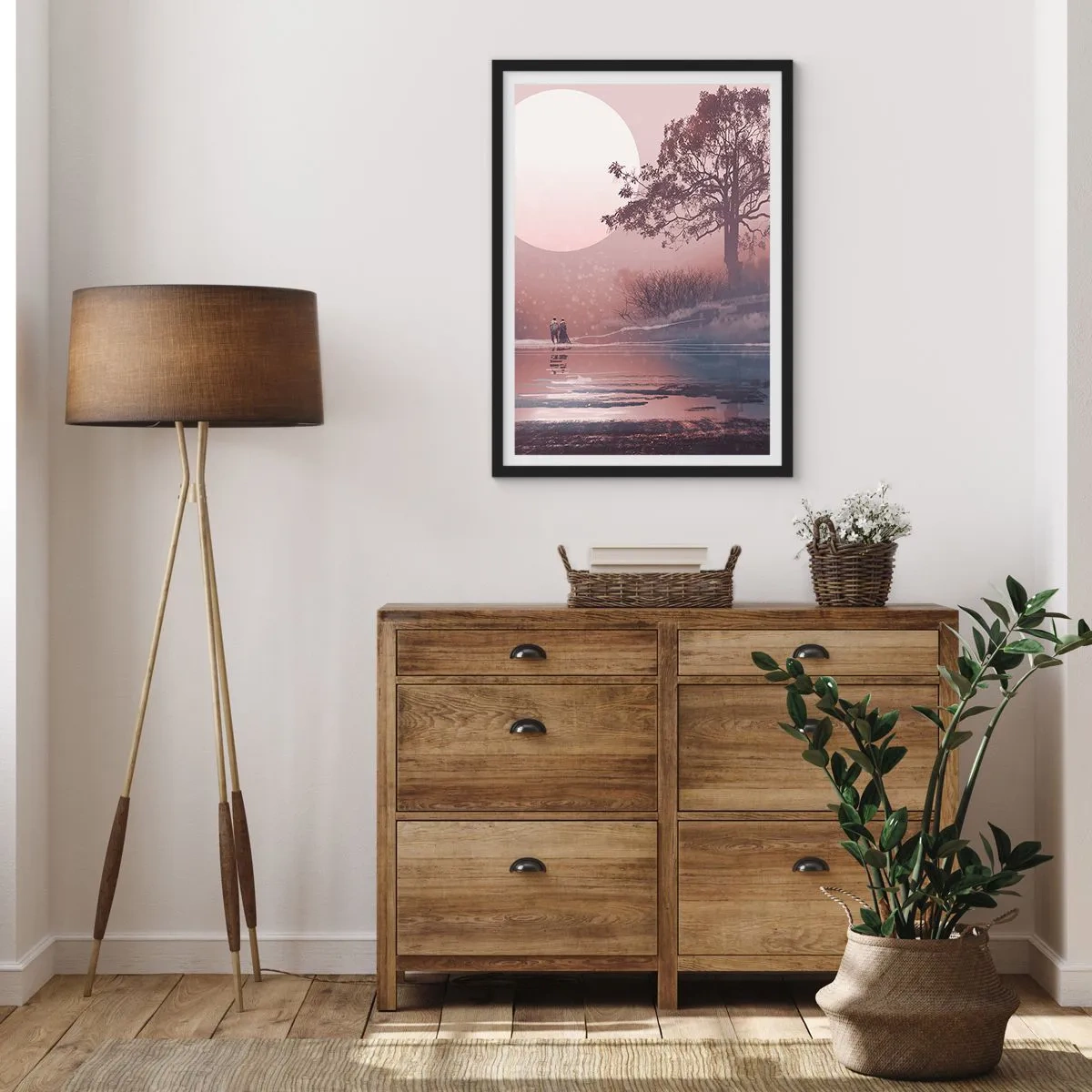 Plakat i sort ramme - Romantisk landskab med månen og et træ ved vandet - 50x70cm - Natlige mærkværdigheder - Moderne vægdekoration til stue og soveværelse ARTTOR