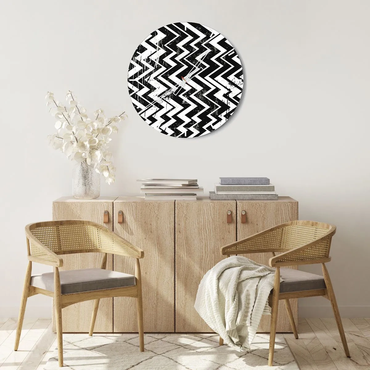 Vægur, Uret - Sort og hvidt zigzagmønster med en kunstnerisk distressed-effekt - 30x30cm - Zig-hvid, zag-sort - Moderne vægdekoration til stue, køkken og soveværelse ARTTOR
