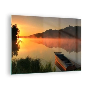 Billede på glas - Solopgang over en rolig sø med en båd ved bredden - 70x50cm - Solopgang over vand som en spejlplade - Moderne vægdekoration til stue og soveværelse ARTTOR