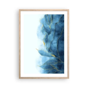 Plakat i ramme af lyst egetræ - Blå i guld - 50x70 cm