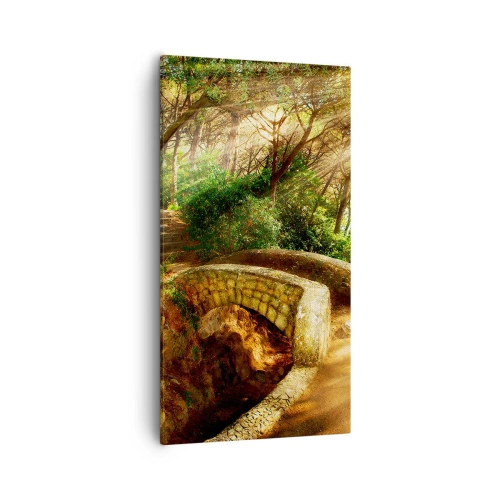 Lærredstryk - Billede på lærred - Lige fra broen og ind i eventyrskoven - 55x100 cm