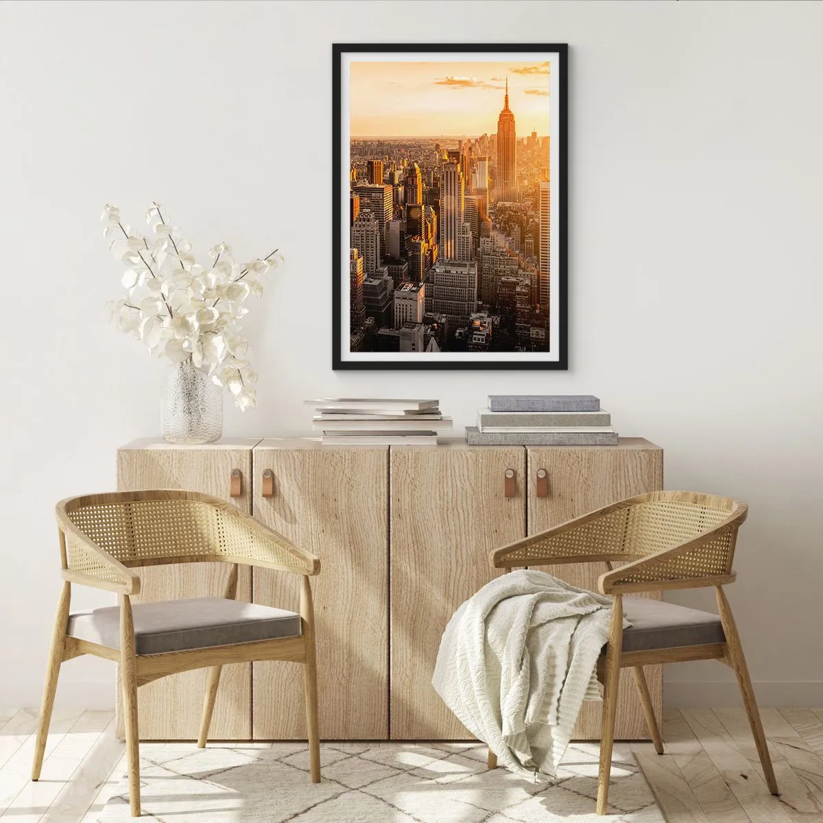 Plakat i sort ramme - Manhattans skyline ved solnedgang fra Empire State Building - 50x70cm - At vokse i solen - Moderne vægdekoration til stue og soveværelse ARTTOR