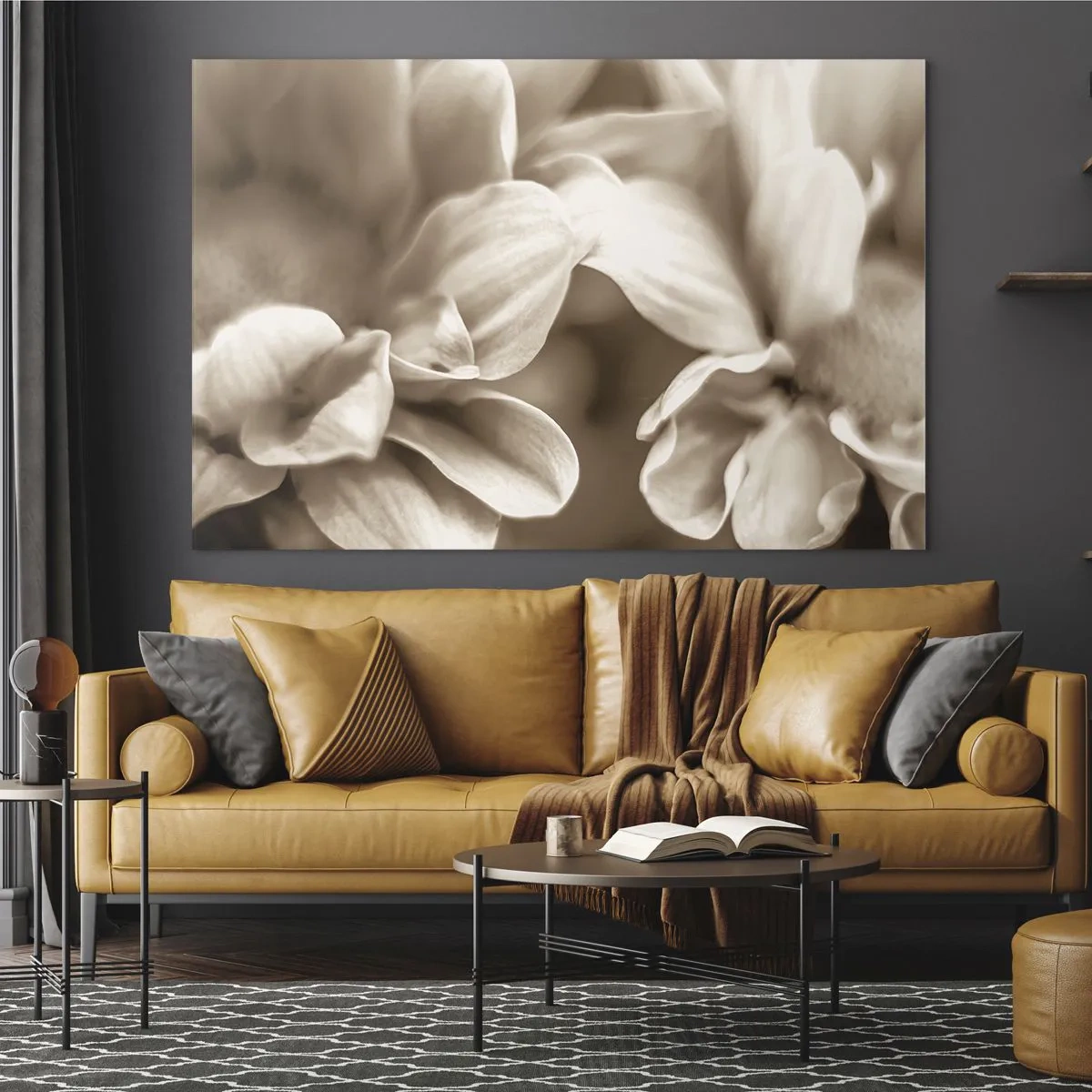 Billede på glas - Makrofotografi af lyse blomsterblade i sepia - 70x50cm - Blid som et smil - Moderne vægdekoration til stue og soveværelse ARTTOR