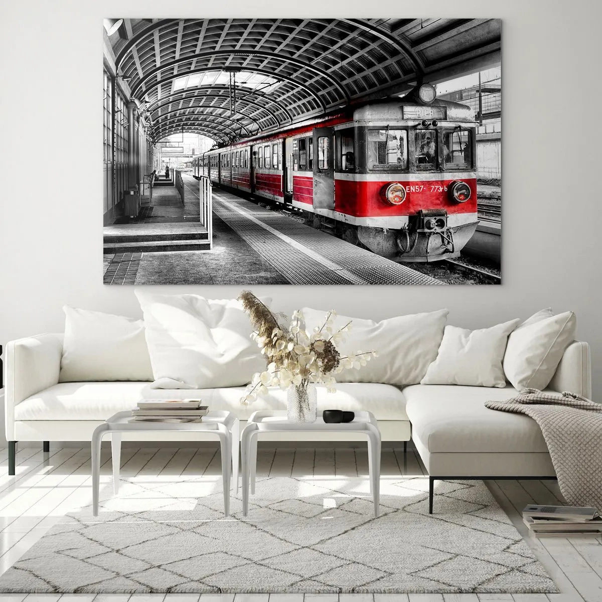 Billede på glas - Rødt tog på stationen under et tag - 70x50cm - Måske en rejse for livet? - Moderne vægdekoration til stue og soveværelse ARTTOR