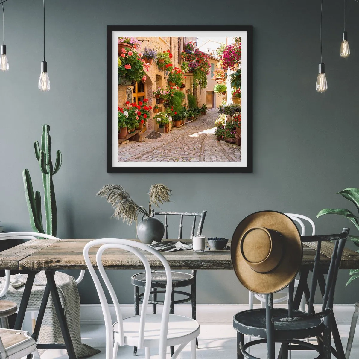 Plakat i sort ramme - I en strøm af blomster - 50x50 cm