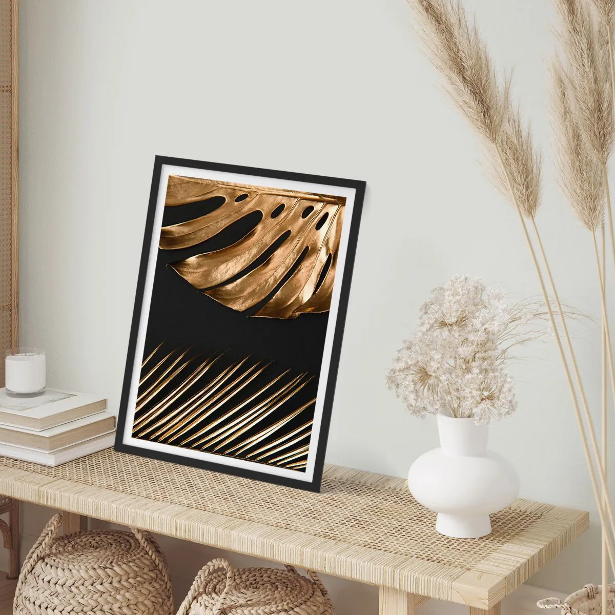 Plakat i sort ramme - Forskellige, og lige dyre - 40x50 cm