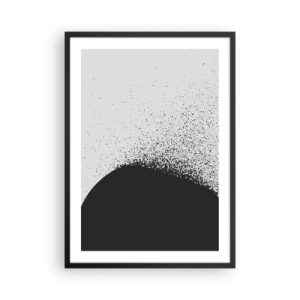 Plakat i sort ramme - Minimalistisk abstraktion med en sort plet på en lys baggrund - 50x70cm - Partikelbevægelse - Moderne vægdekoration til stue og soveværelse ARTTOR