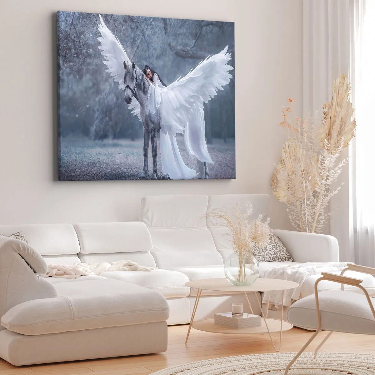 Lærredstryk - Billede på lærred - En kvinde på en hvid hest med vinger i en magisk skov - 70x50cm - Inspireret øjeblik - Moderne vægdekoration til stue og soveværelse ARTTOR