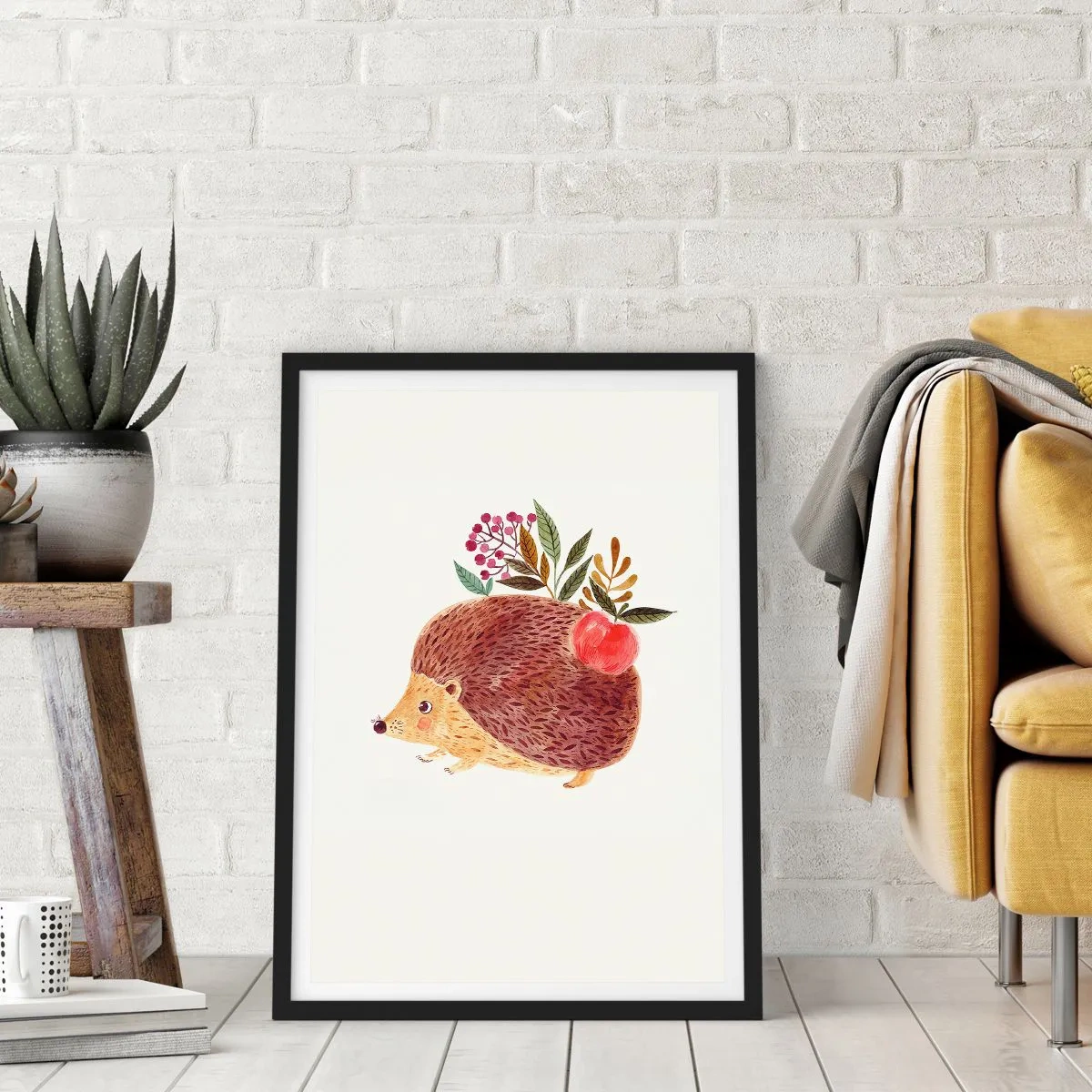 Plakat i sort ramme - Et sødt pindsvin med et æble og kviste på en lys baggrund - 50x70cm - Og du kan allerede lide mig - Moderne vægdekoration til stue og soveværelse ARTTOR