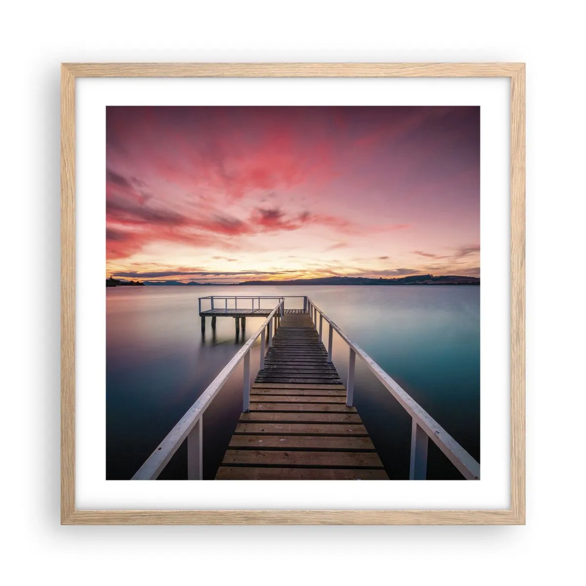 Plakat i ramme af lyst egetræ - Aftenens blide flamme - 50x50 cm