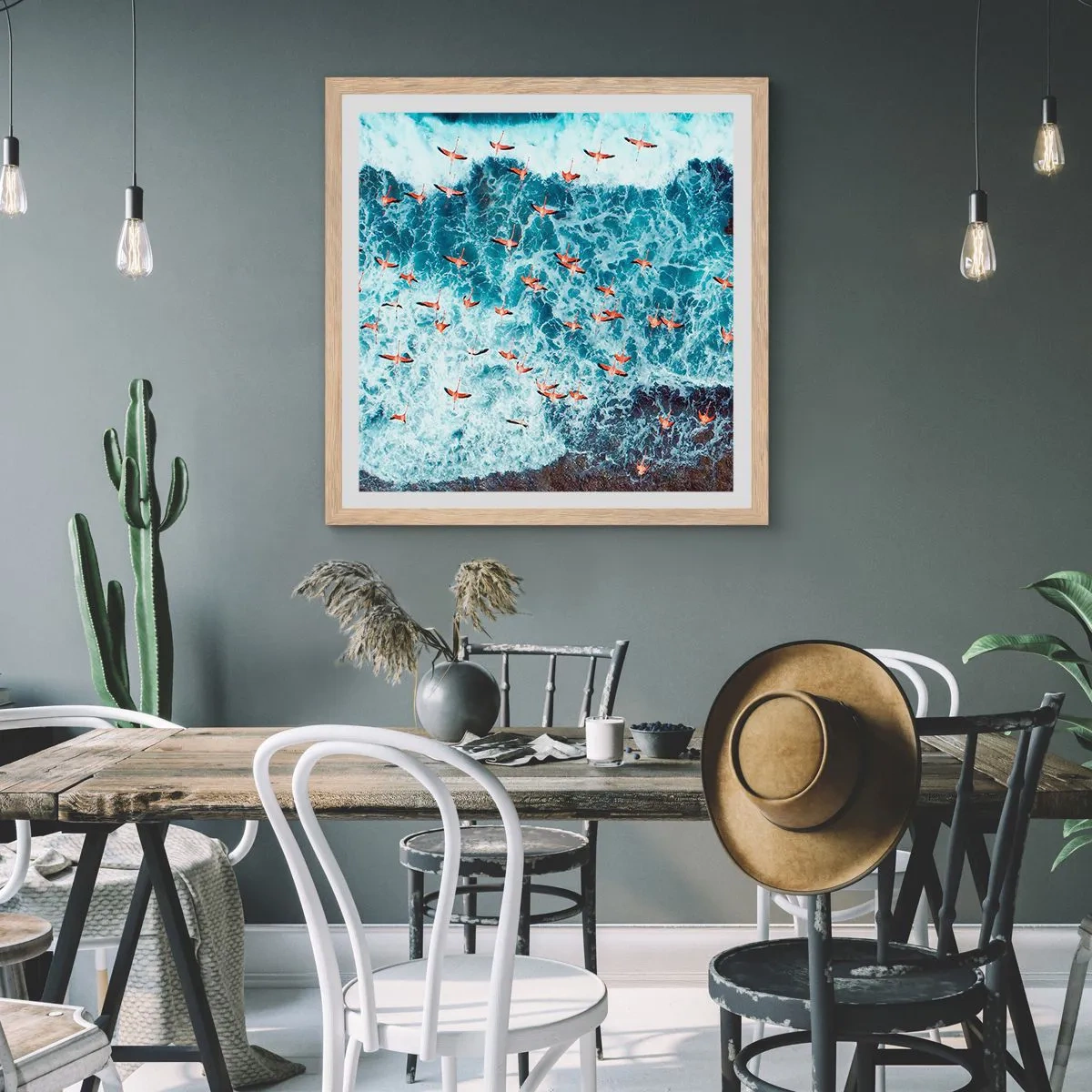 Plakat i ramme af lyst egetræ - Parade ved havet - 40x40 cm