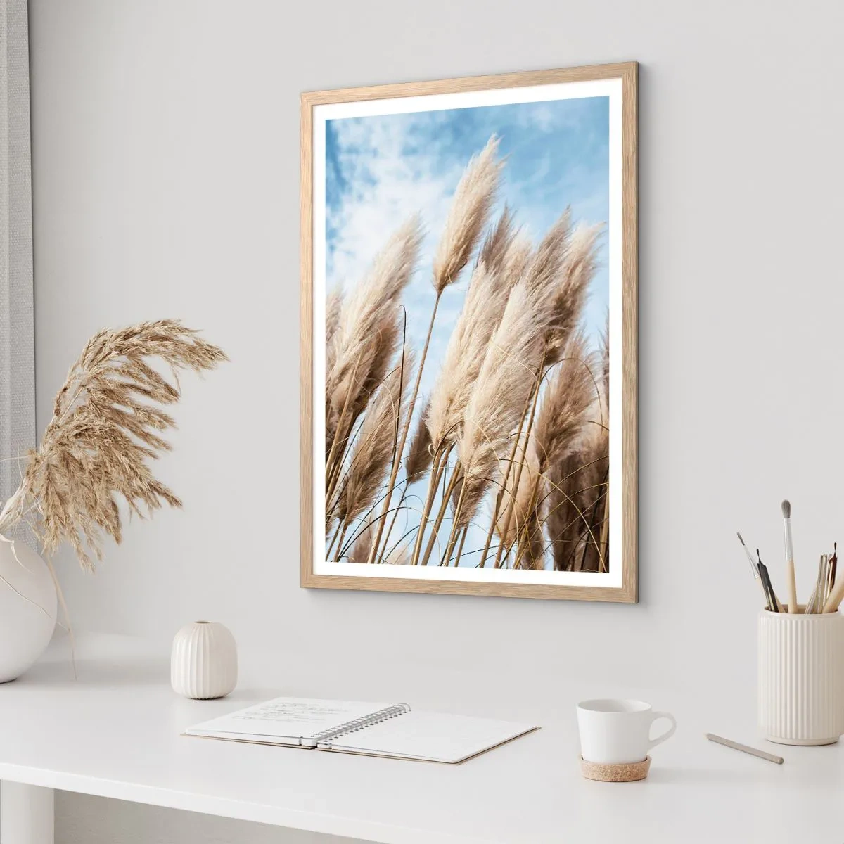 Plakat i ramme af lyst egetræ - Solrig og blæsende kærtegn - 61x91 cm