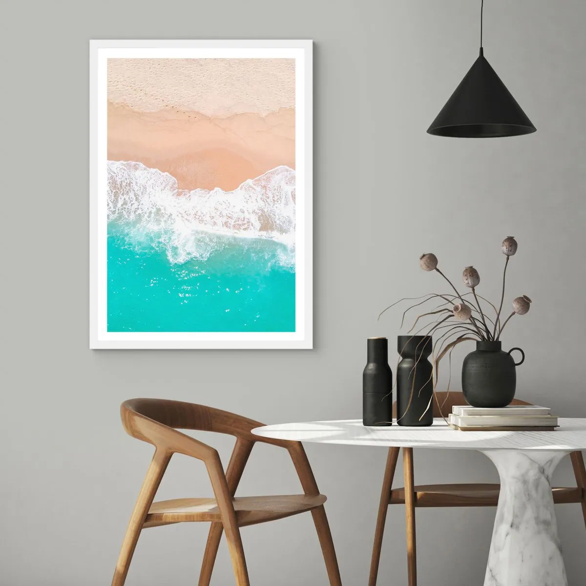 Plakat i hvid ramme - Kærlig berøring - 70x100 cm