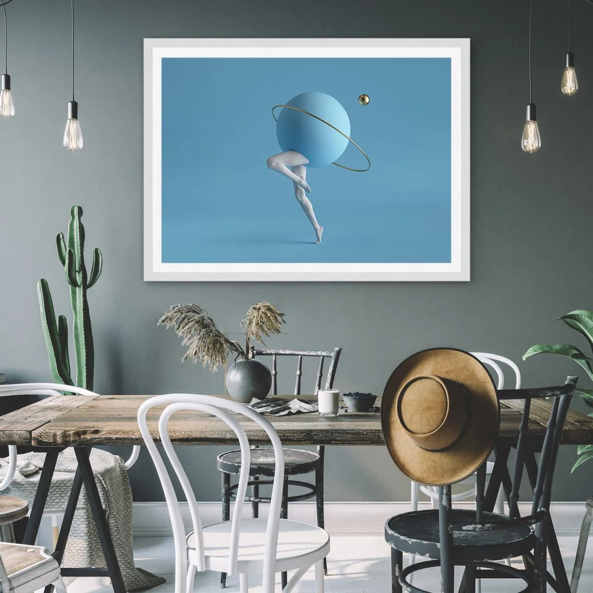 Plakat i hvid ramme - Og planeterne går amok - 100x70 cm