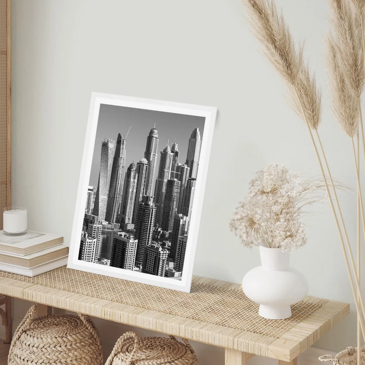 Plakat i hvid ramme - Byen over ørkenen - 30x40 cm