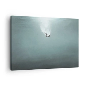 Lærredstryk - Billede på lærred - En figur nedsænket i dybt, turkisblåt vand - 70x50cm - I havets favntag - Moderne vægdekoration til stue og soveværelse ARTTOR