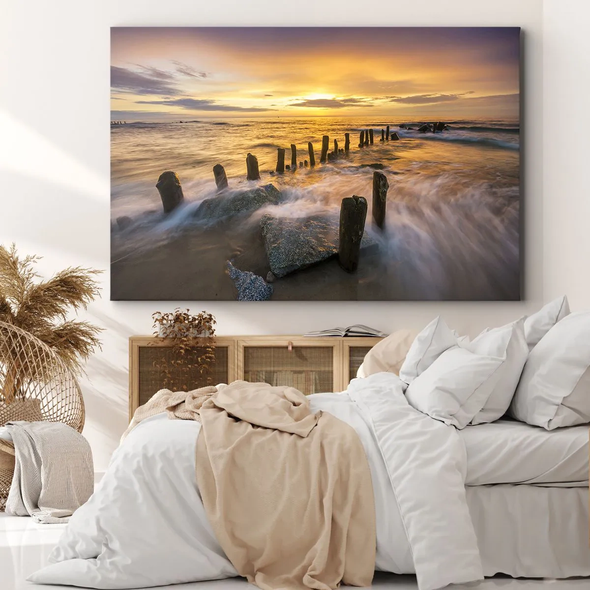 Lærredstryk - Billede på lærred - Solnedgang over havet med resterne af en gammel mole - 70x50cm - Østersøens rå skønhed - Moderne vægdekoration til stue og soveværelse ARTTOR