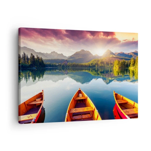 Lærredstryk - Billede på lærred - Tre træbåde mod en bjergsø ved solnedgang - 70x50cm - Intet imod naturen - Moderne vægdekoration til stue og soveværelse ARTTOR
