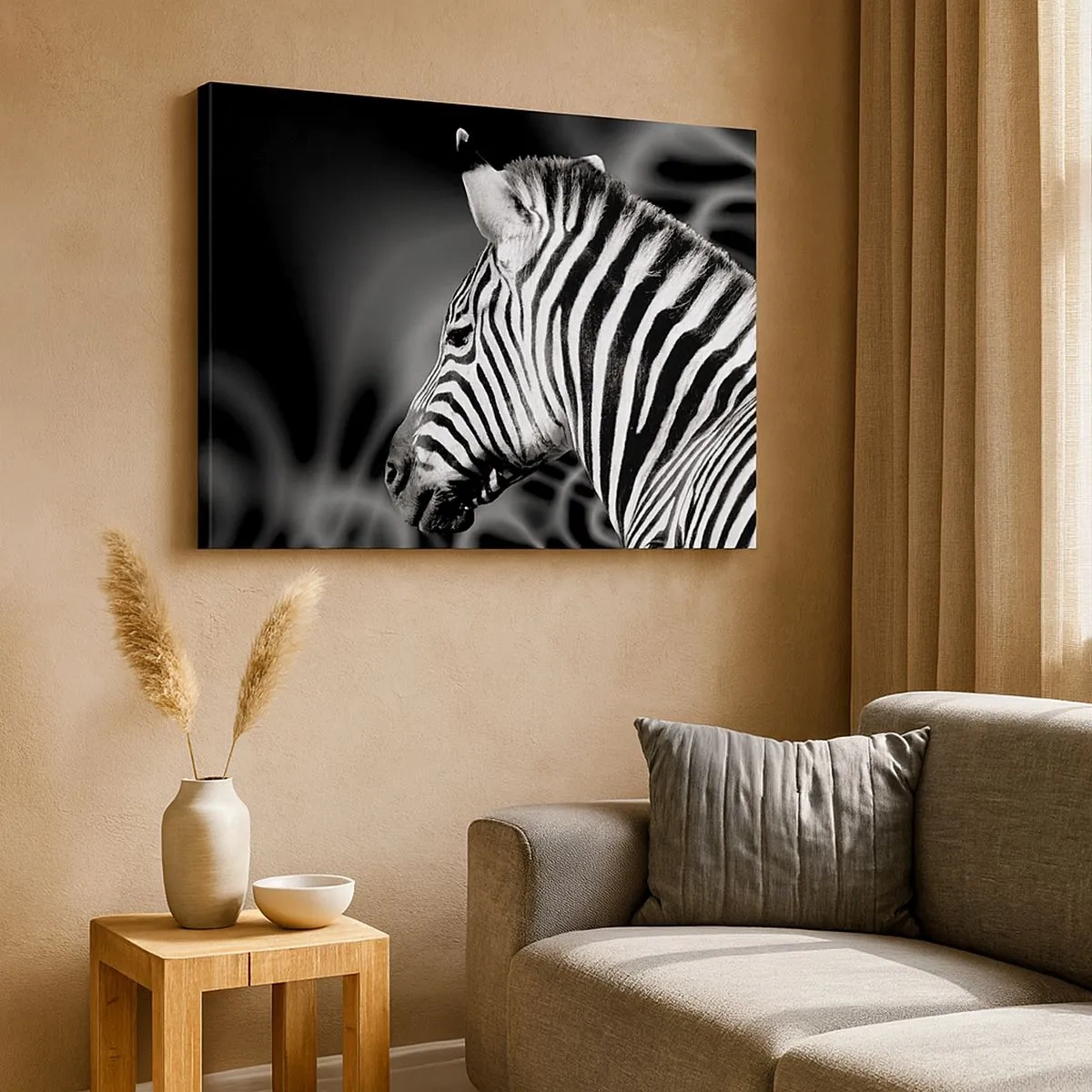 Lærredstryk - Billede på lærred - Sort-hvidt portræt af en zebra mod en baggrund af abstrakte mønstre. - 70x50cm - Hvid er hvid og sort er sort - Moderne vægdekoration til stue og soveværelse ARTTOR