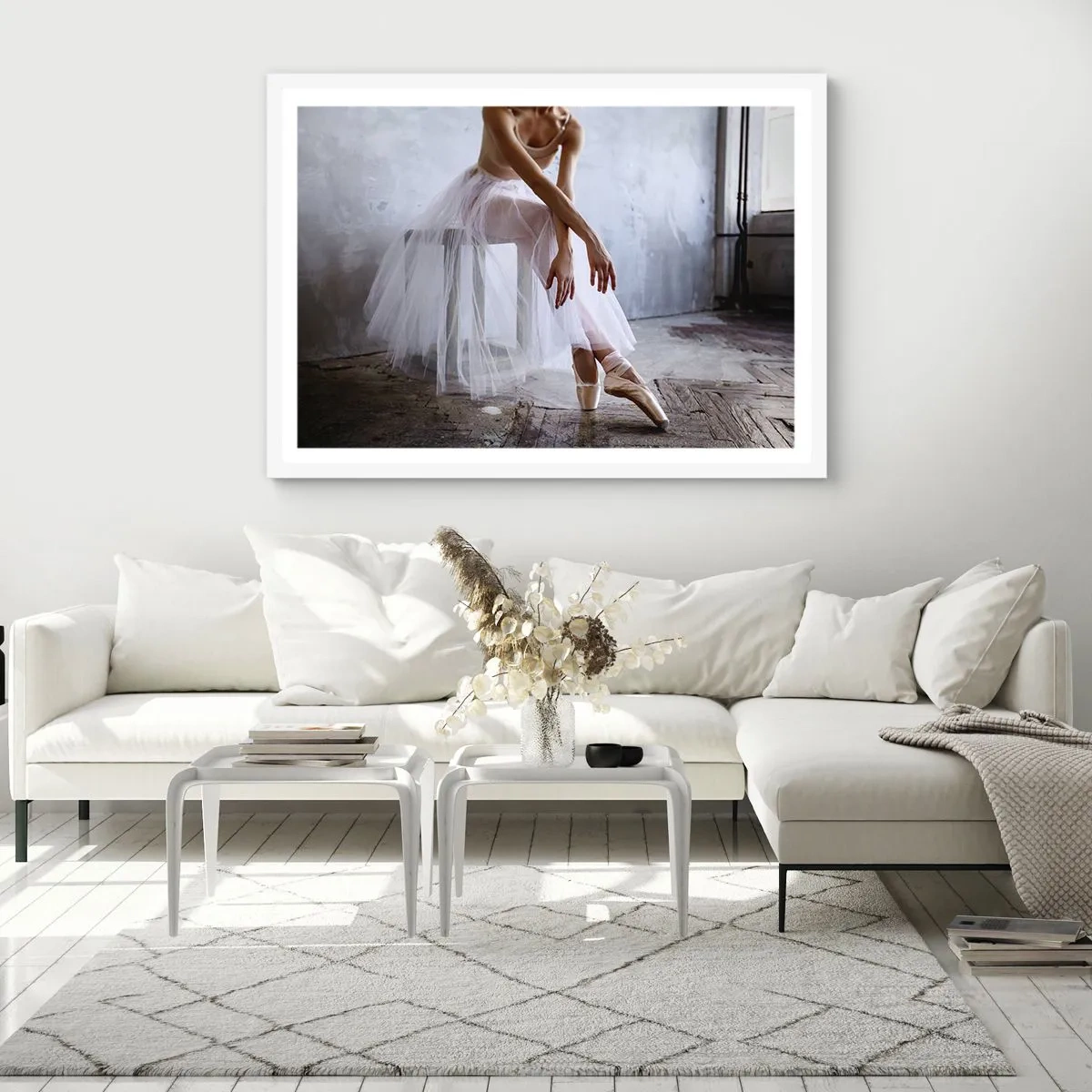 Plakat i hvid ramme - Før rampelysene skinner - 100x70 cm