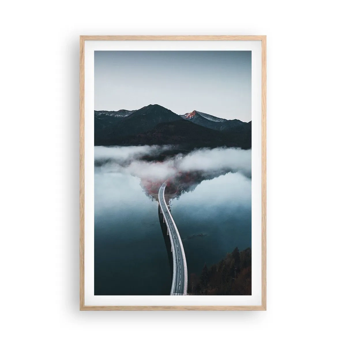 Plakat i ramme af lyst egetræ - Over vand så glat som et spejl - 61x91 cm