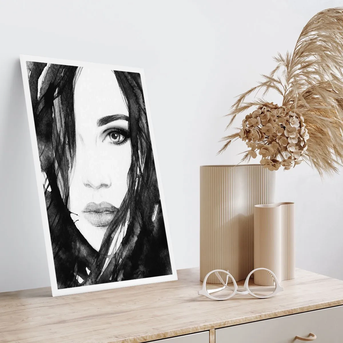 Plakat - Portræt af en dame i sort og hvidt - 30x40 cm