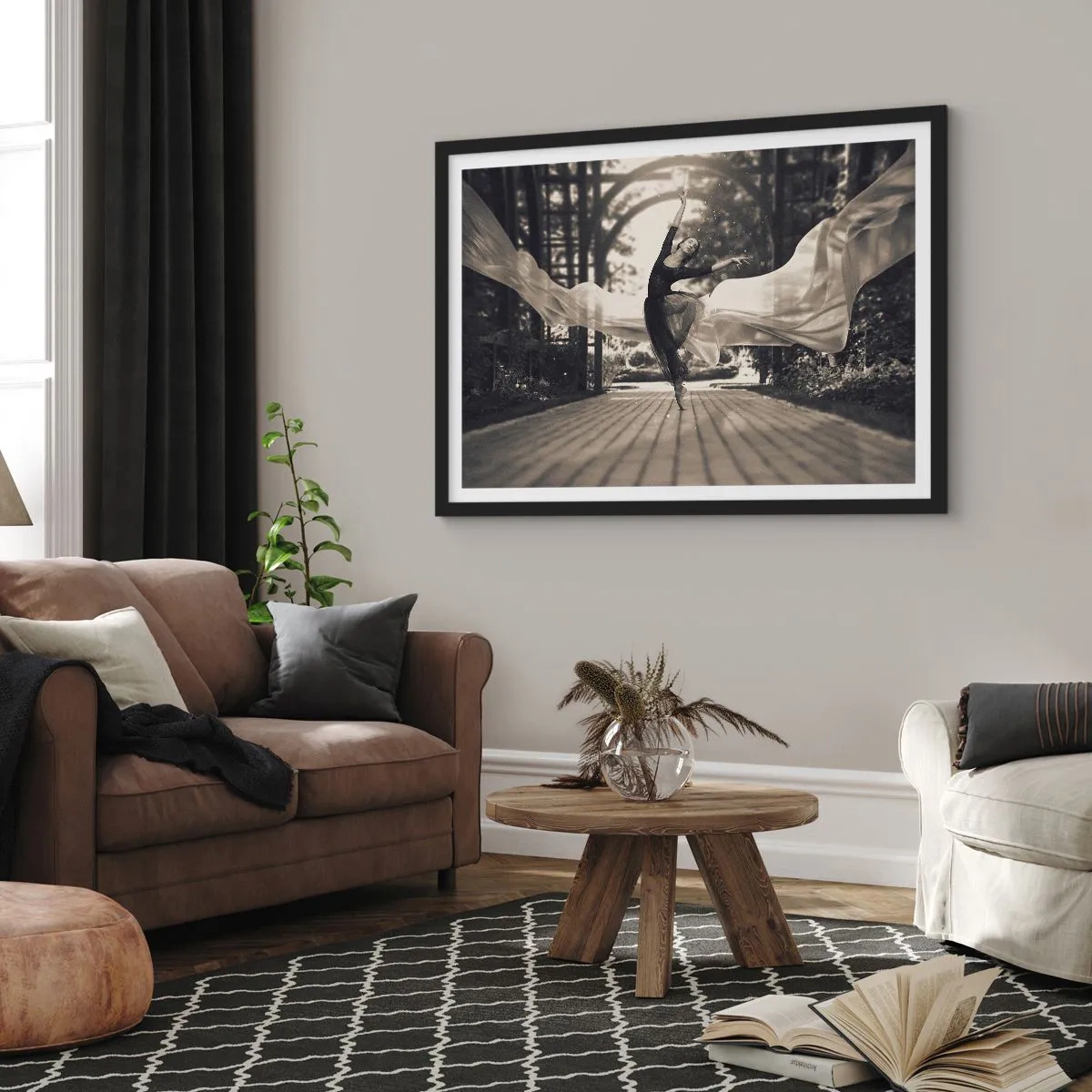 Plakat i sort ramme - Dans i haven - 70x50 cm