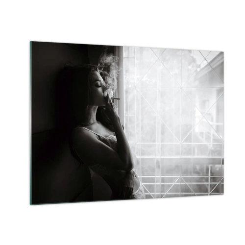 Billede på glas - Kvinde ryger ved vinduet i sort-hvid - 70x50cm - Et sensuelt øjeblik - Moderne vægdekoration til stue og soveværelse ARTTOR