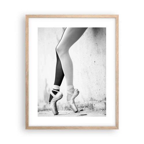 Plakat i ramme af lyst egetræ - Ballerina, voila! - 40x50 cm