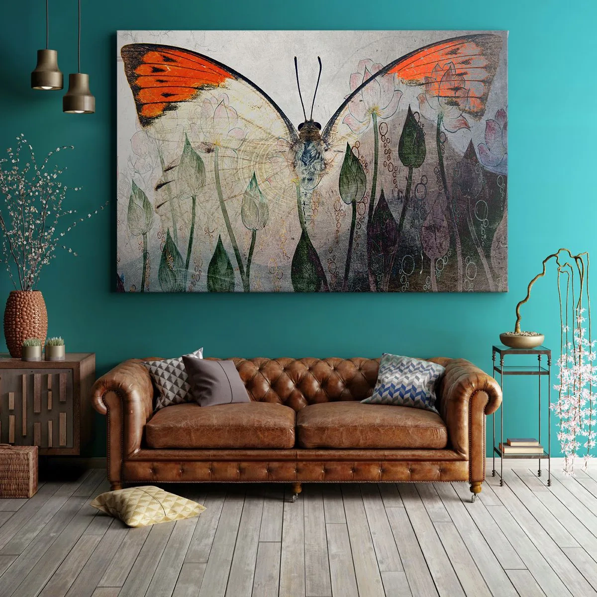 Lærredstryk - Billede på lærred - En sommerfugl med orange vinger mod en baggrund af stiliserede blomster. - 70x50cm - "Hvor sommerfuglen svajer i græsset". - Moderne vægdekoration til stue og soveværelse ARTTOR