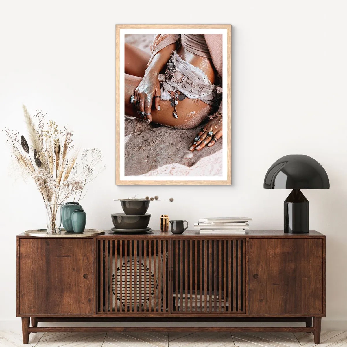 Plakat i ramme af lyst egetræ - Kastet ud af bølgerne? - 50x70 cm