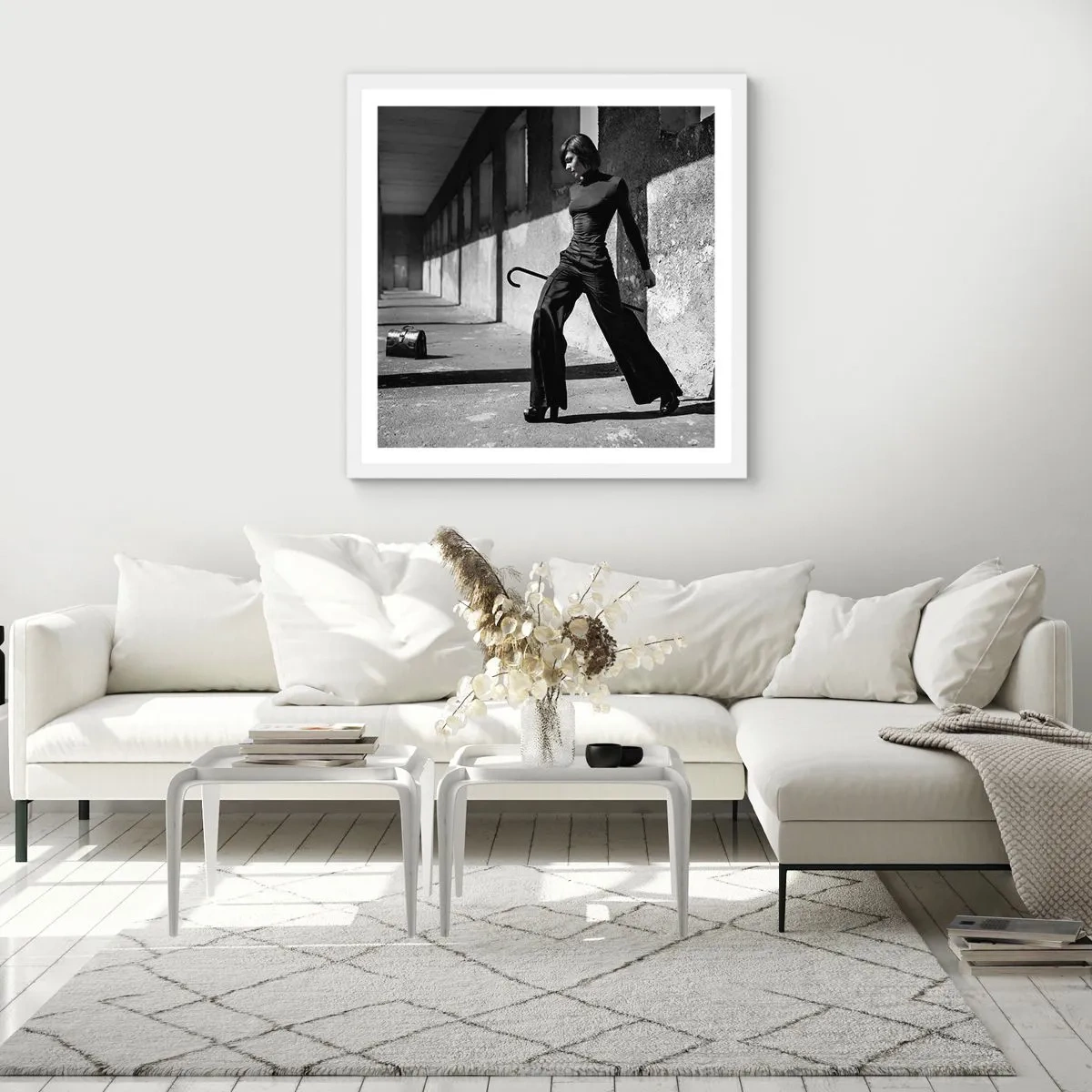 Plakat i hvid ramme - Byens elegance - 50x50 cm