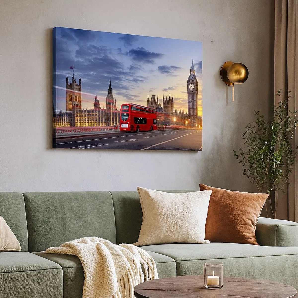Lærredstryk - Billede på lærred - En rød bus med Big Ben og Parlamentet i baggrunden i skumringen. - 70x50cm - Særlige kendetegn - Moderne vægdekoration til stue og soveværelse ARTTOR