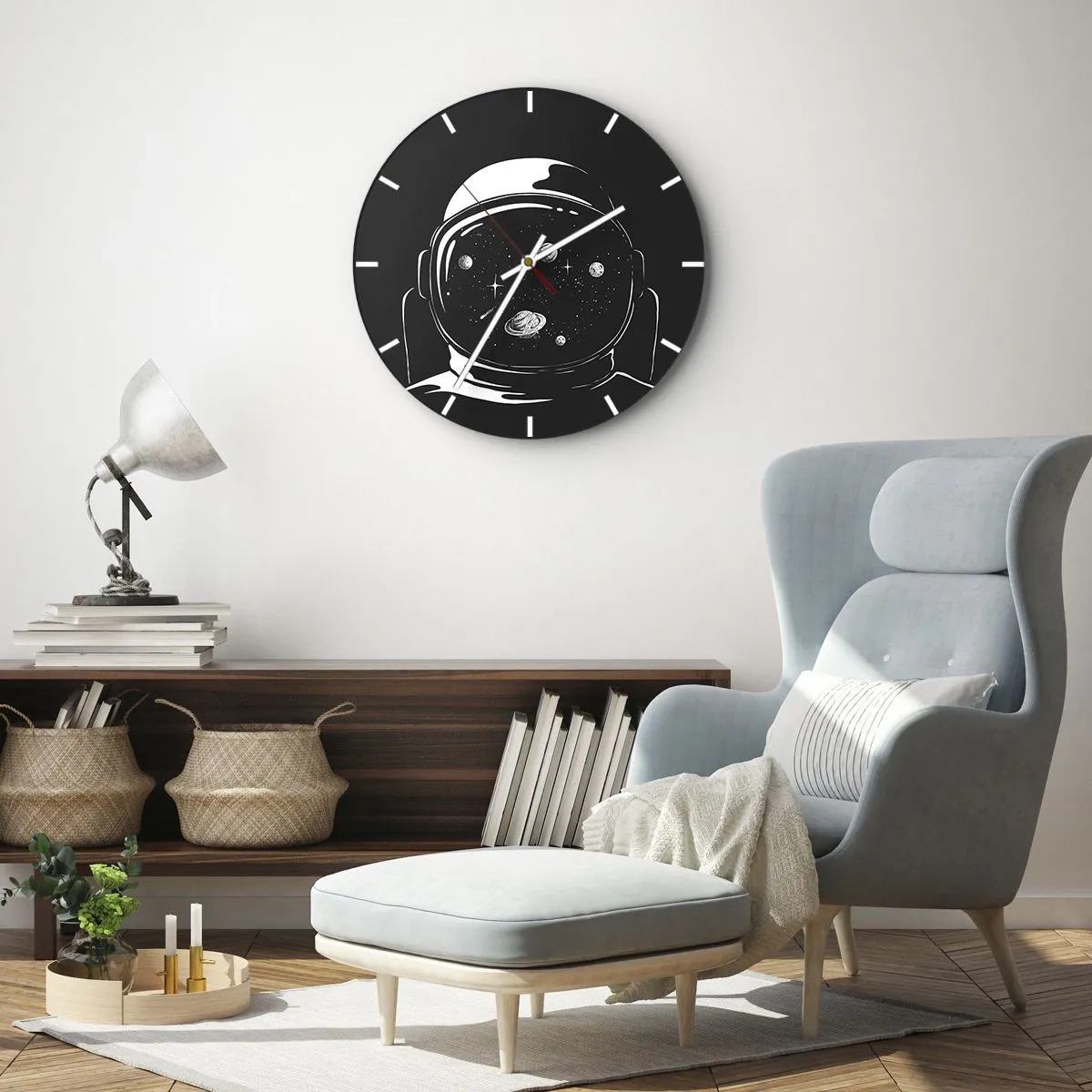 Vægur, Uret - Kosmos spejlet i visiret på en astronauts hjelm - 30x30cm - Flot udsigt - Moderne vægdekoration til stue, køkken og soveværelse ARTTOR