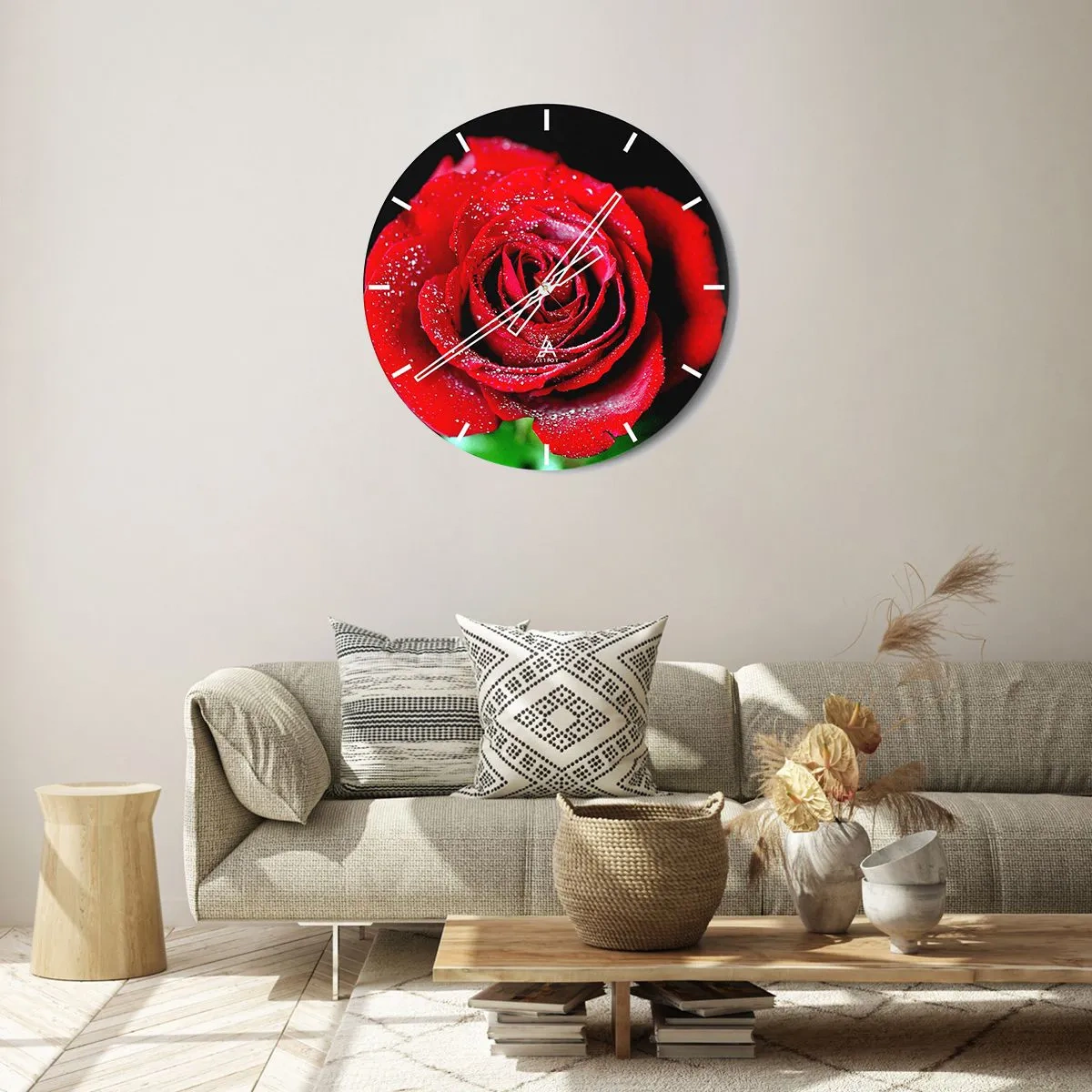 Vægur, Uret - En rød rose dækket med dugdråber - 30x30cm - Det er kærlighed - Moderne vægdekoration til stue, køkken og soveværelse ARTTOR