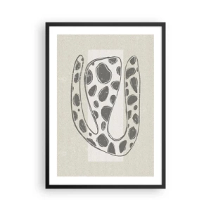 Plakat i sort ramme - Abstrakt organisk form i grå nuancer - 50x70cm - Bizart væsen - Moderne vægdekoration til stue og soveværelse ARTTOR