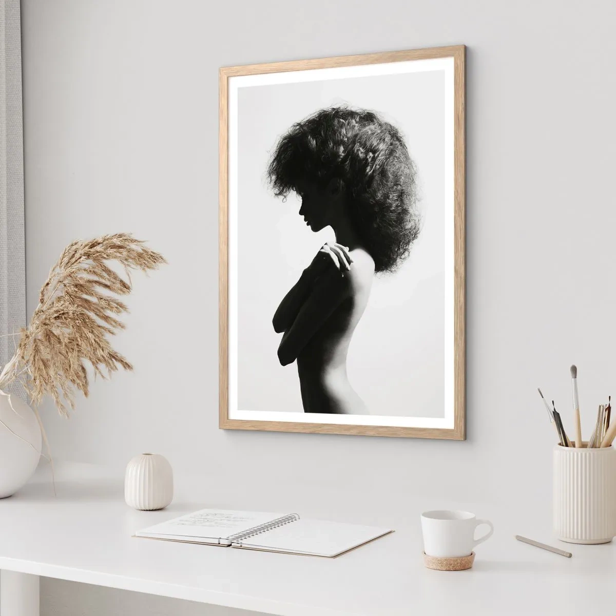 Plakat i ramme af lyst egetræ - Som en blomst på en slank stilk - 70x100 cm