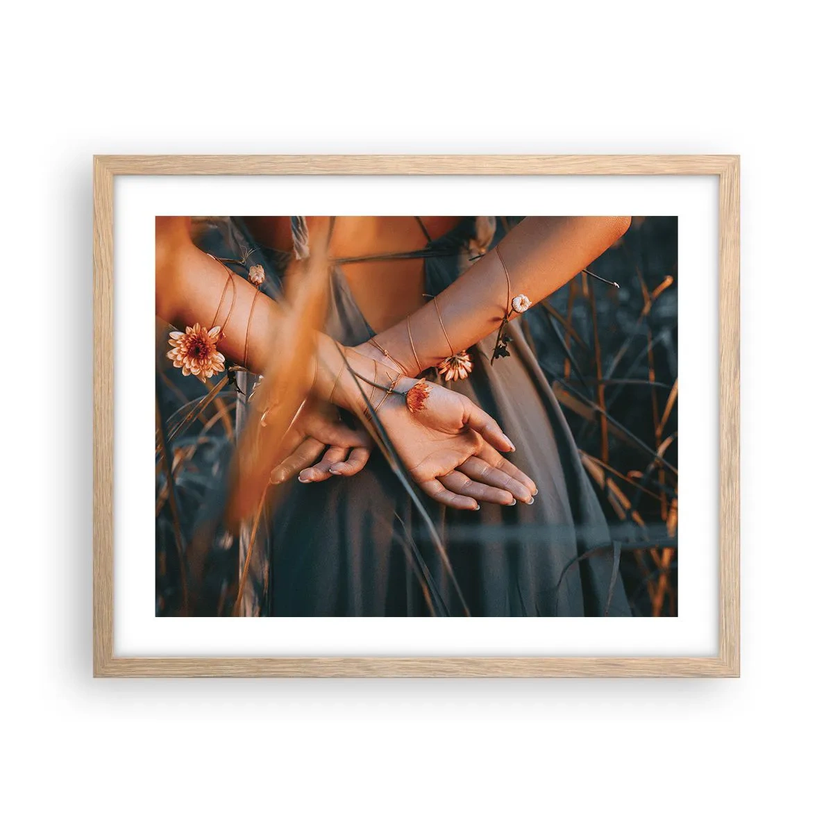 Plakat i ramme af lyst egetræ - Forbundet med naturen - 50x40 cm