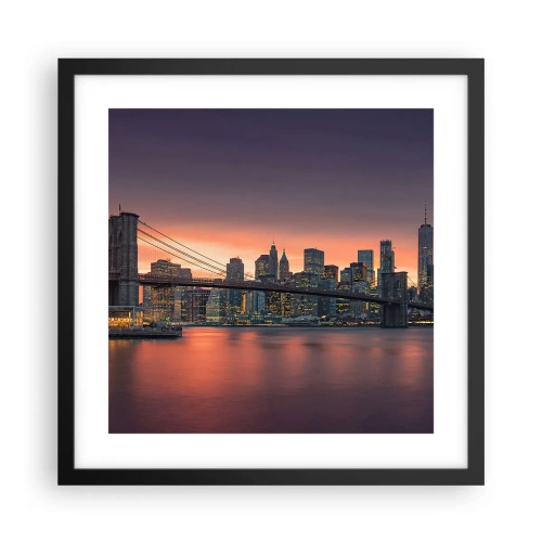 Plakat i sort ramme - Sænket i lilla stilhed - 40x40 cm