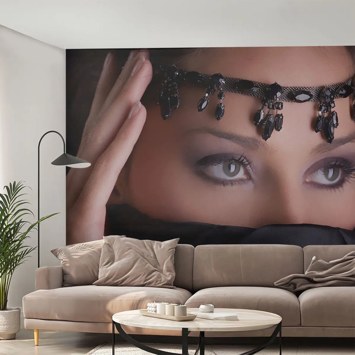 Fototapet Standard Eco - En kvinde i et sort slør med dekorative smykker på panden - 100x70cm - Orientalsk fristende mysterium - Moderne vægdekoration til stue og soveværelse ARTTOR