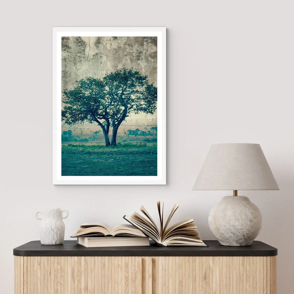 Plakat i hvid ramme - Et æbletræ på en blå membran? - 40x50 cm