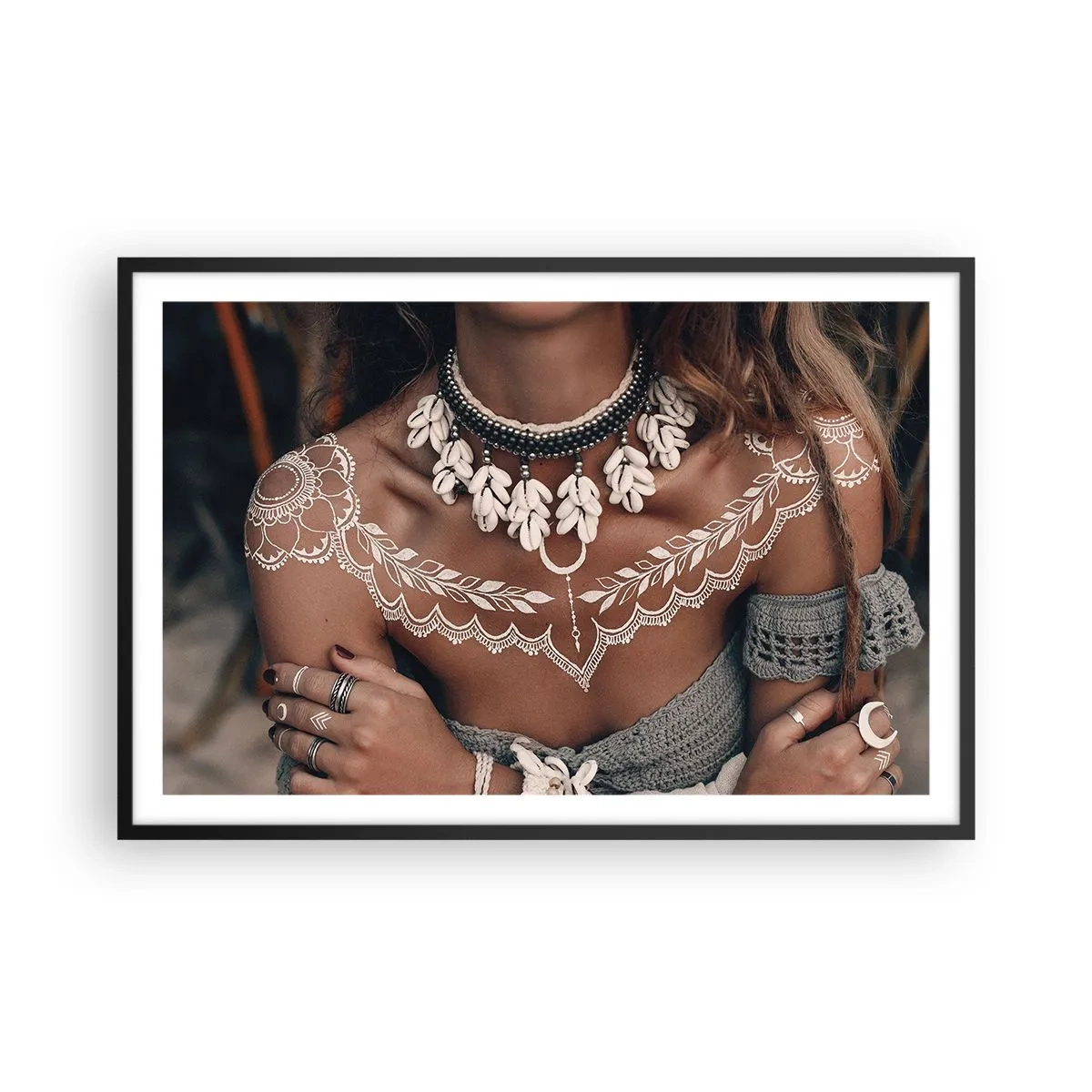 Plakat i sort ramme - Talismaner, ritualer om kvindelighed - 91x61 cm