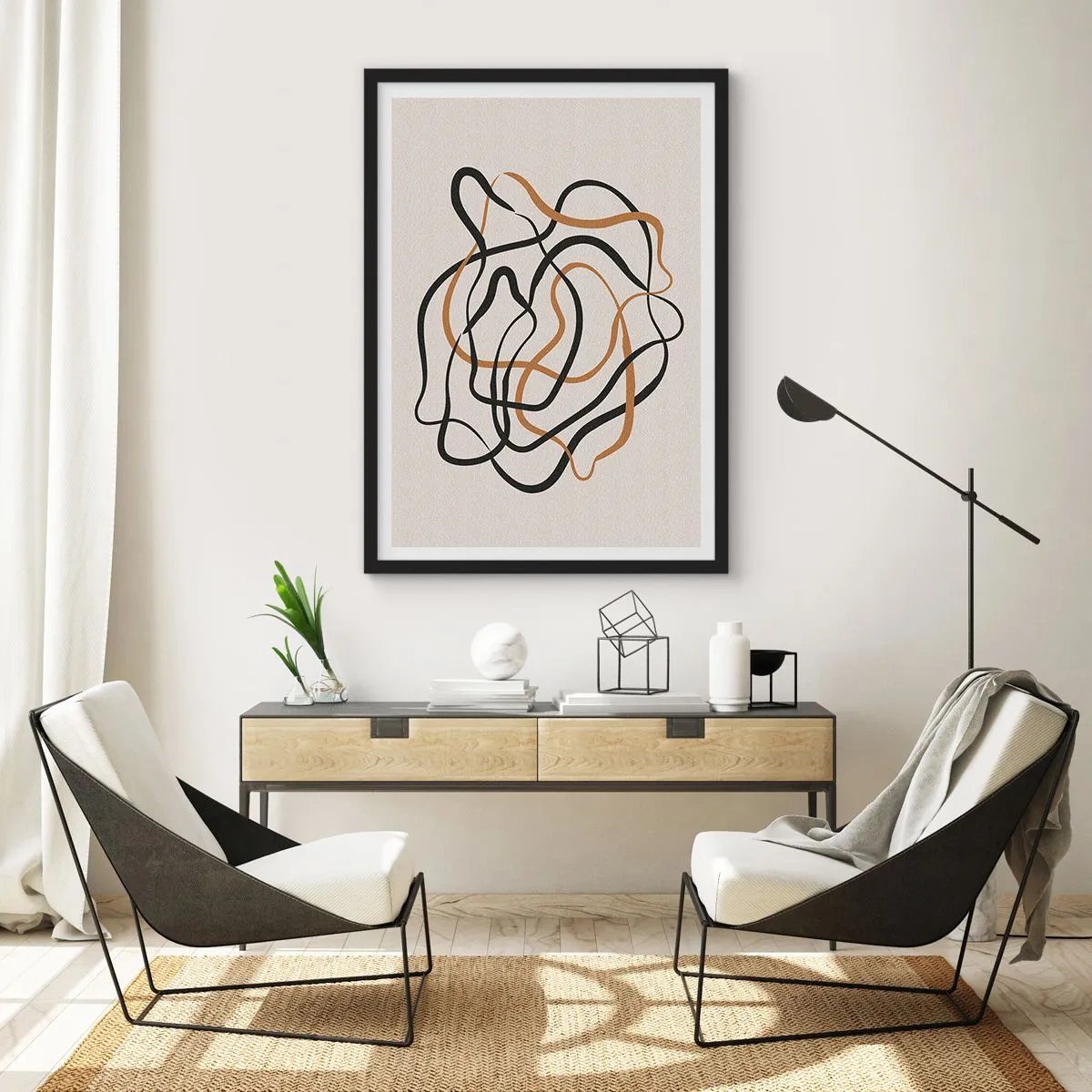 Plakat i sort ramme - Abstrakte sammenfiltrede linjer i sort og guld på beige - 50x70cm - Alt er gået galt - Moderne vægdekoration til stue og soveværelse ARTTOR