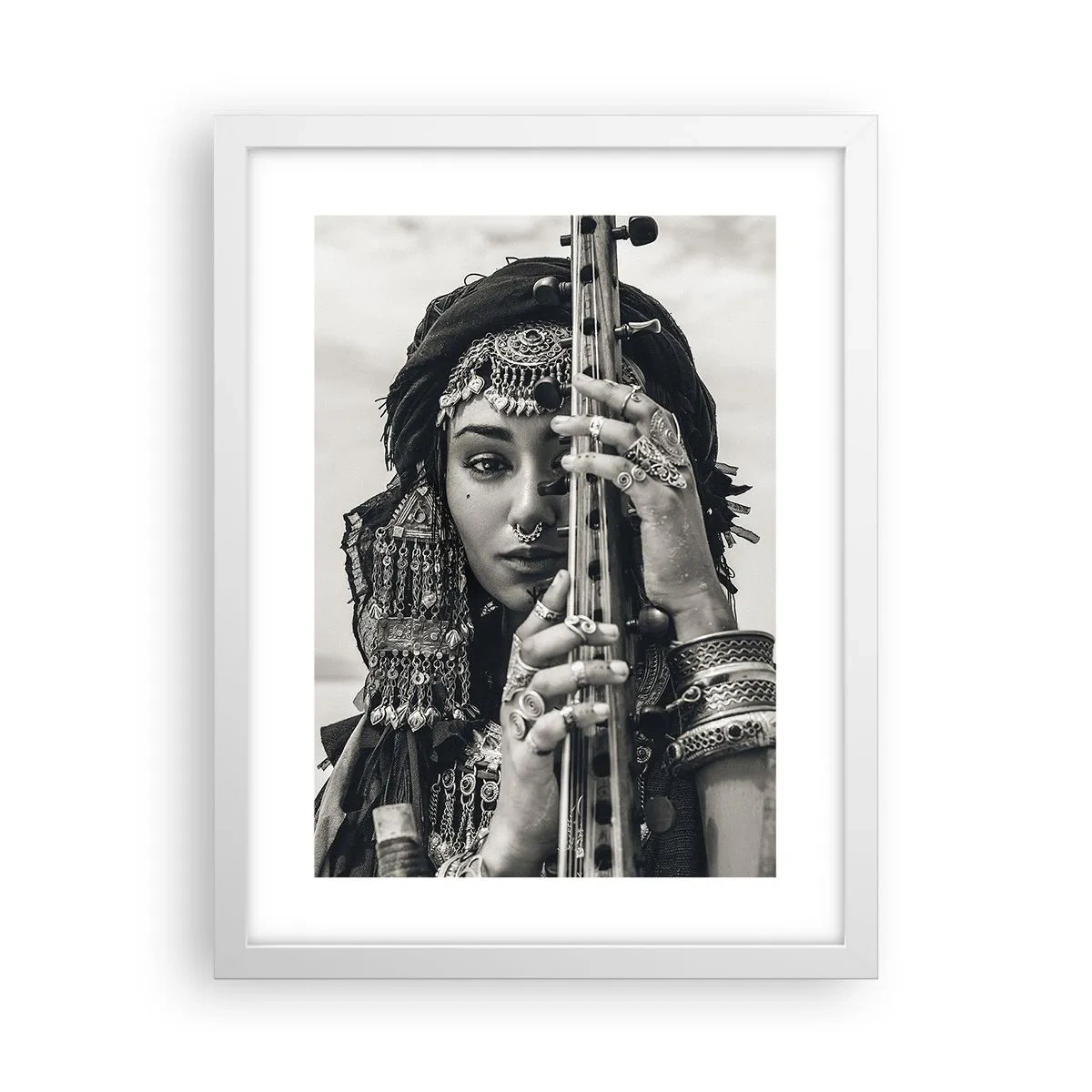 Plakat i hvid ramme - Selve den orientalske musik - 30x40 cm