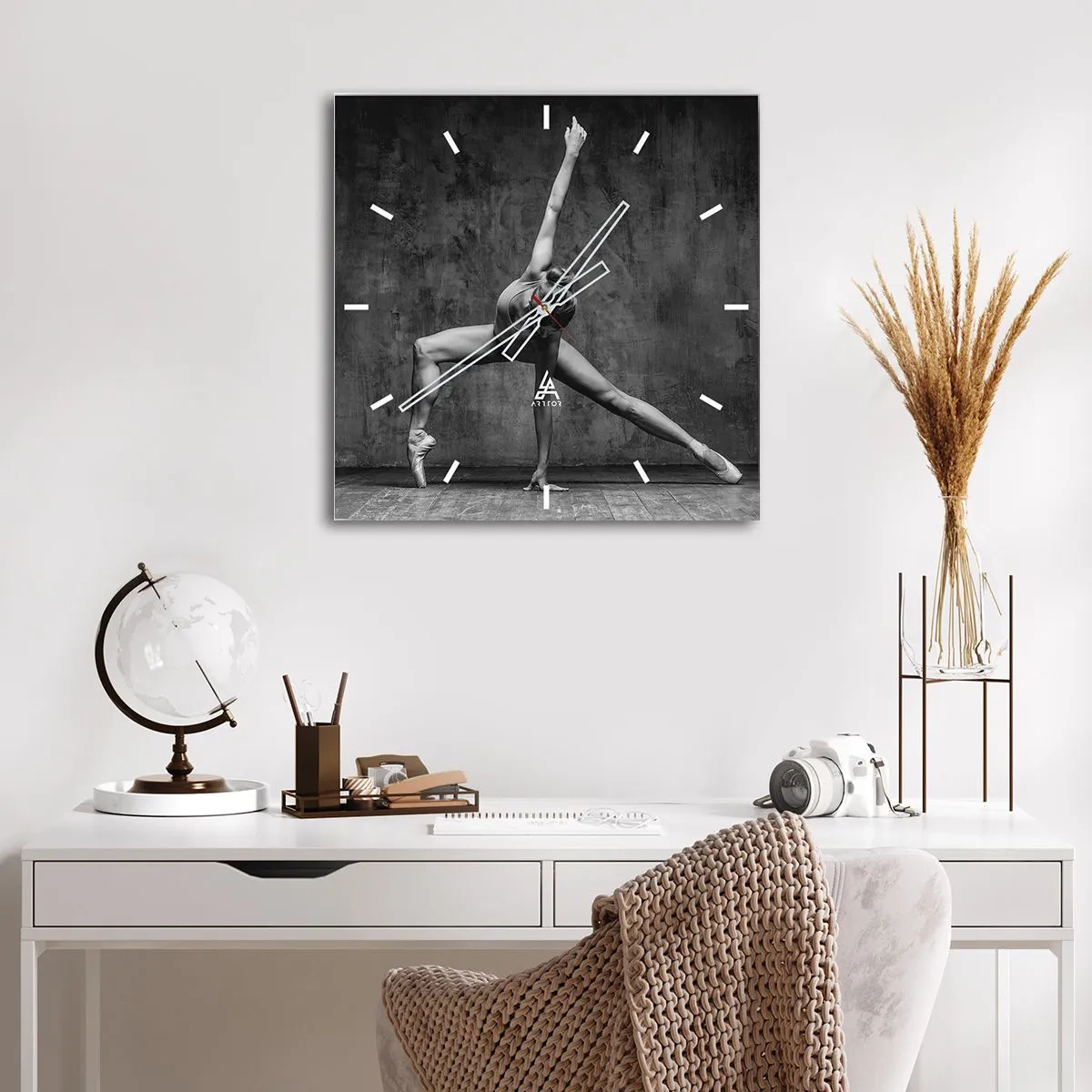 Vægur, Uret - Idealet om balance - 30x30 cm