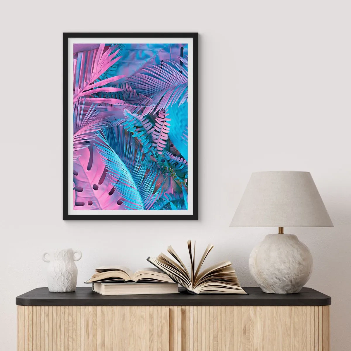 Plakat i sort ramme - Troperne i lyserød og blå - 40x50 cm
