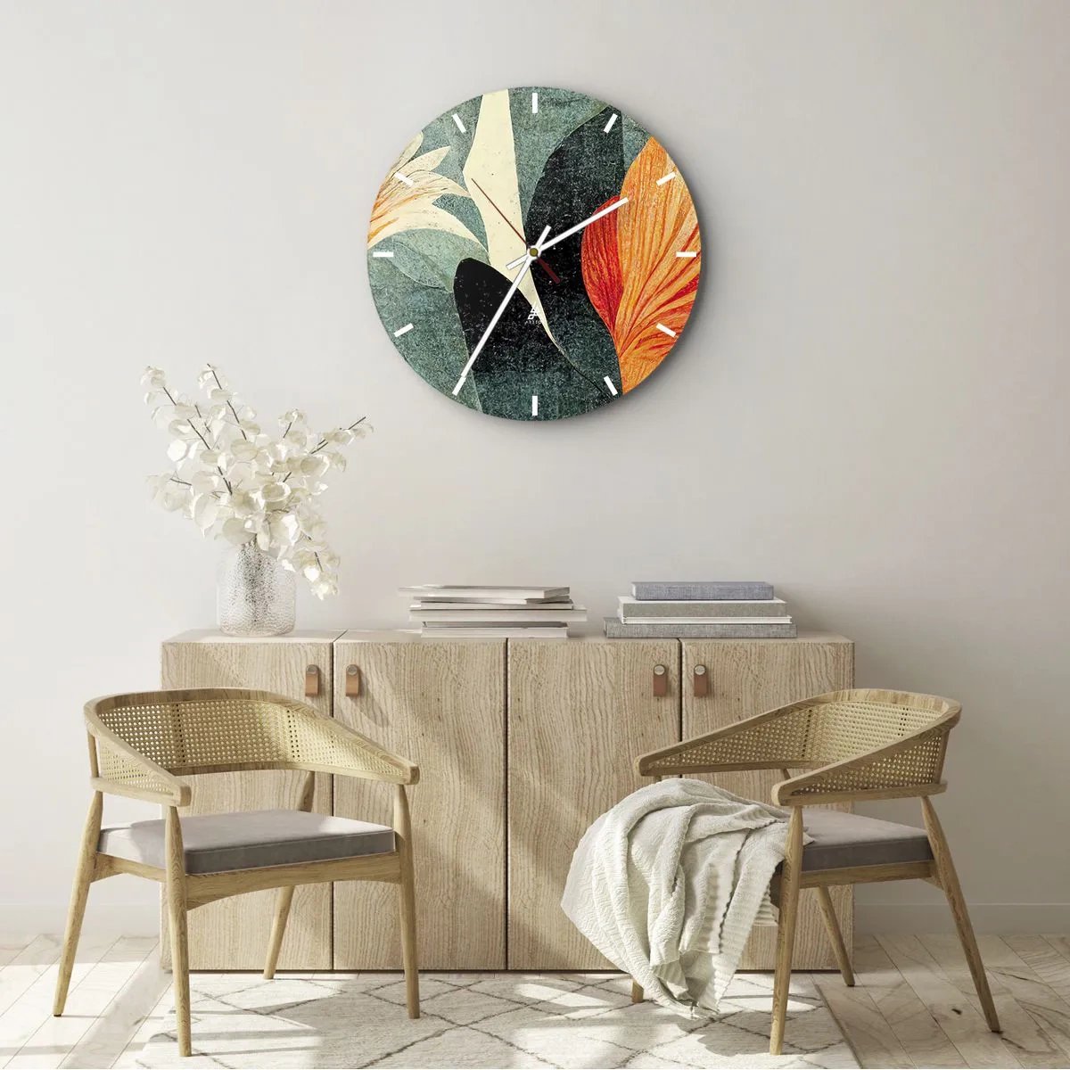 Vægur, Uret - Rød-orange blomster mod mørkegrønne blade - 30x30cm - Varmen fra troperne og køligheden fra det grønne - Moderne vægdekoration til stue, køkken og soveværelse ARTTOR