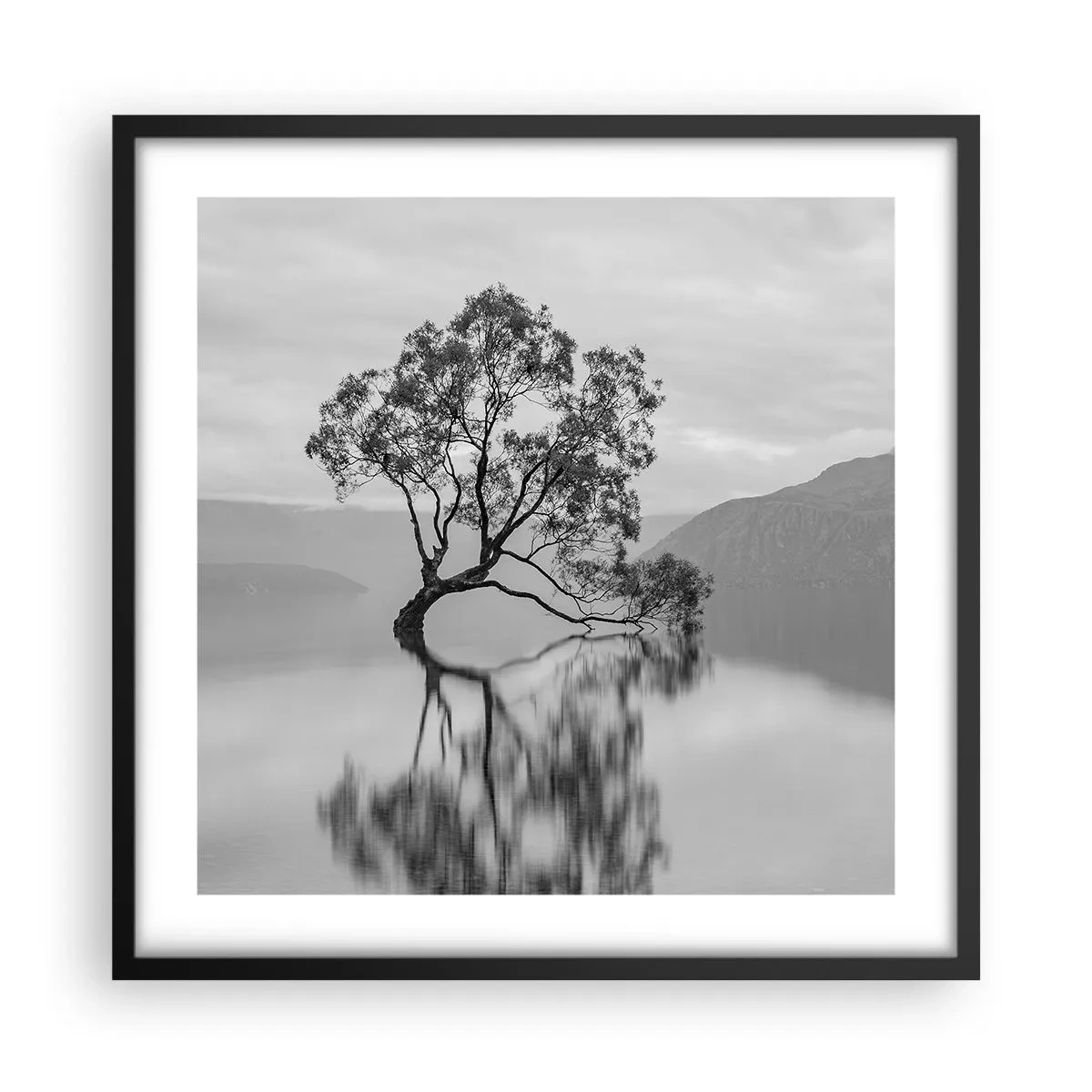 Plakat i sort ramme - Der findes et land - 50x50 cm